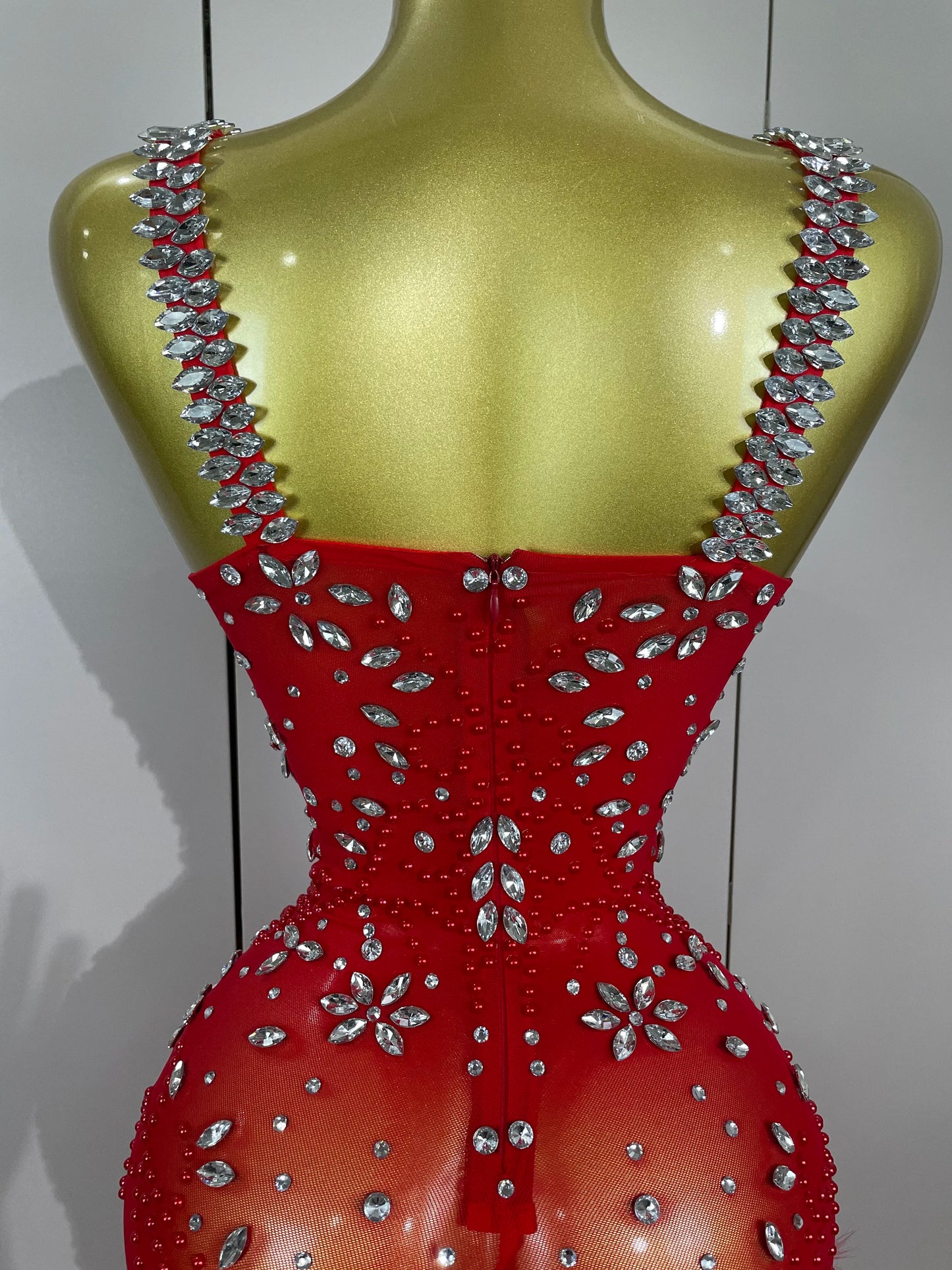 2025New Exquisite Feather Red Evening Dress Women Sparkle Rhinestones Sexy High Slit Birthday Celebrate Stage Photoshoot Costume