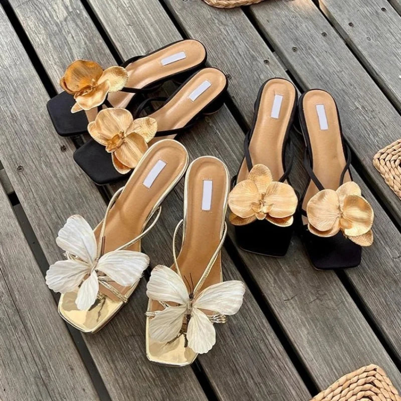 1 Pair Of Simulated Butterfly Decoration Fashion Cute Design Sweet Fresh Literary Ladies Flower Hole Shoes Sandals Accessories