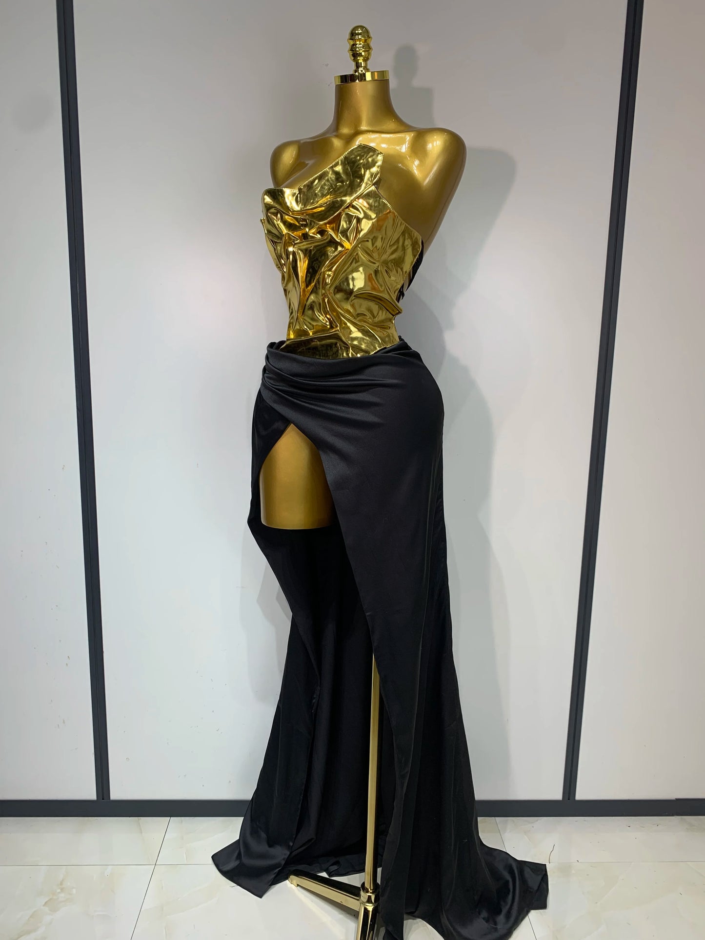 2025 New Arrival Women Gold Color Sexy Laced-up Tops 2 Pieces Set Long Dress Celebrate Evening Party Celebrity Elegant Dress