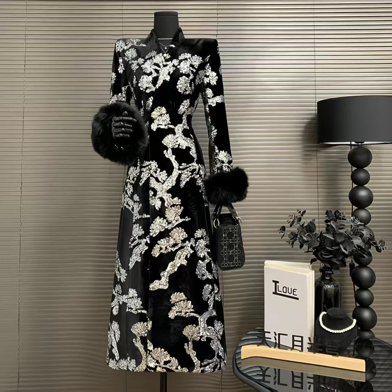 Black Velvet Sequins Windbreaker Coat Autumn/Winter New English style Luxury Sequin Embroidered Women's Coat