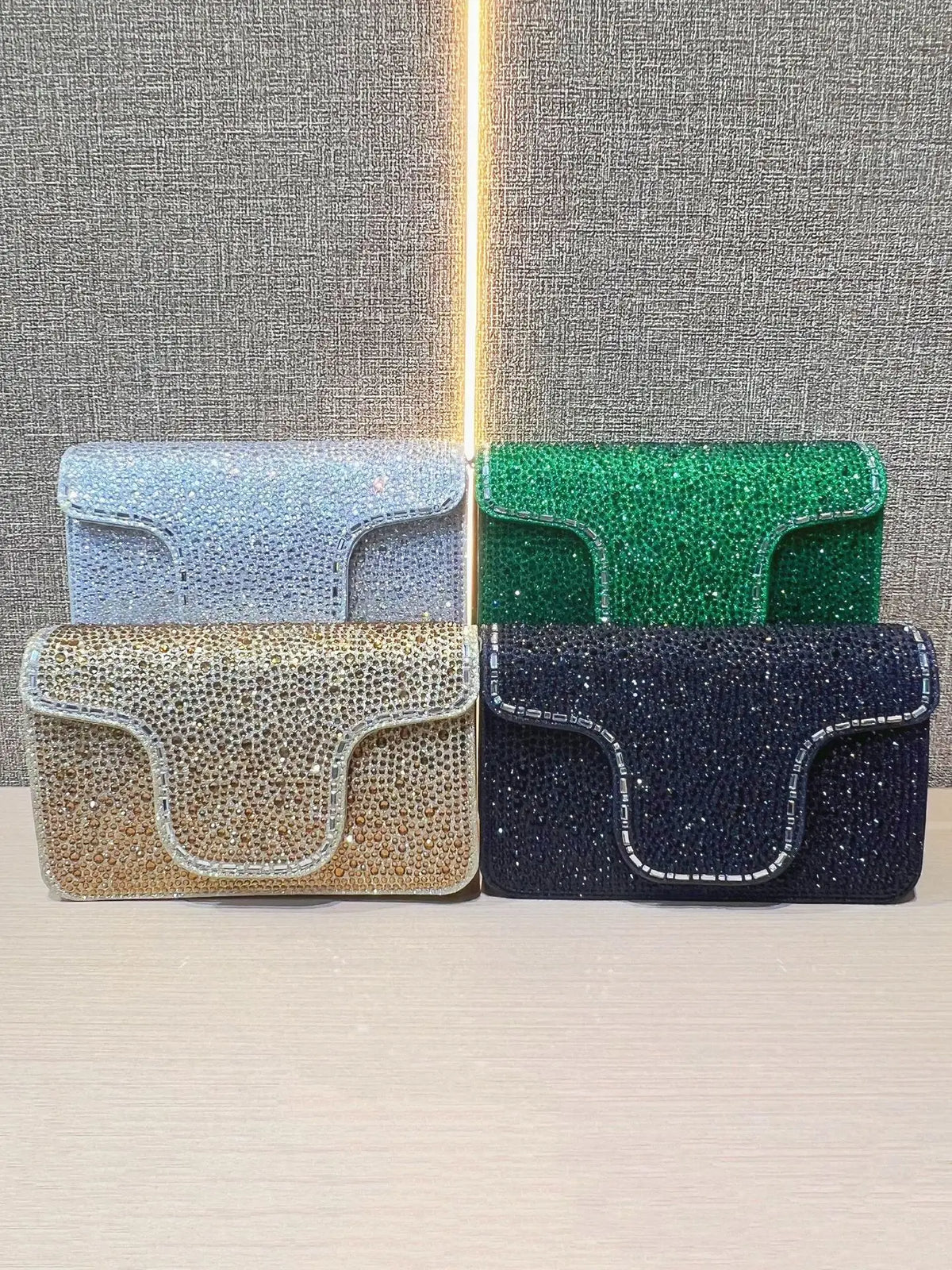 Elegant Diamond Studded Evening Clutch Bag for Women