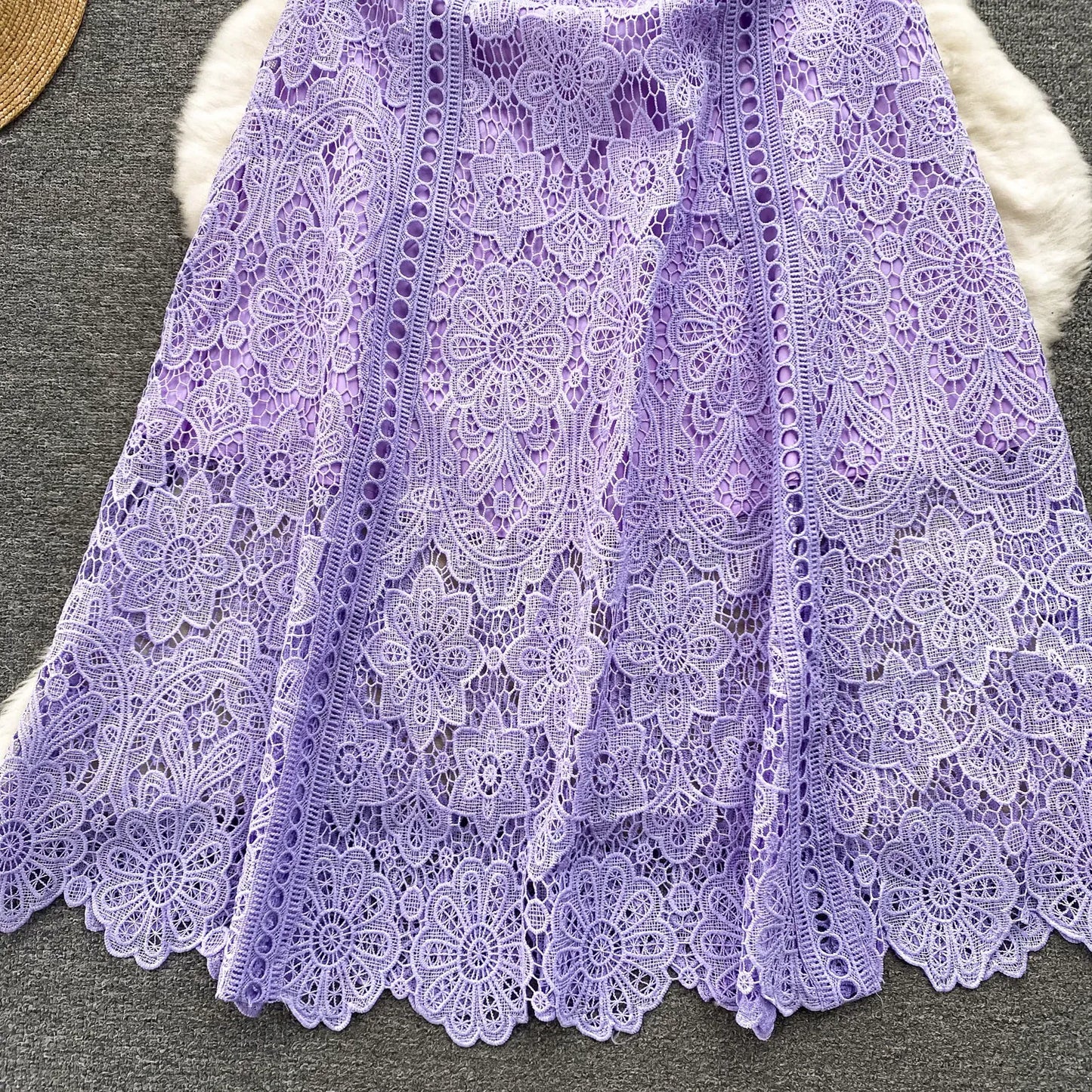 Korean Version Retro High-end Round Neck Lotus Leaf Sleeve Lace Dress for Women's 2026 Summer New Temperament Elegant Long Dress