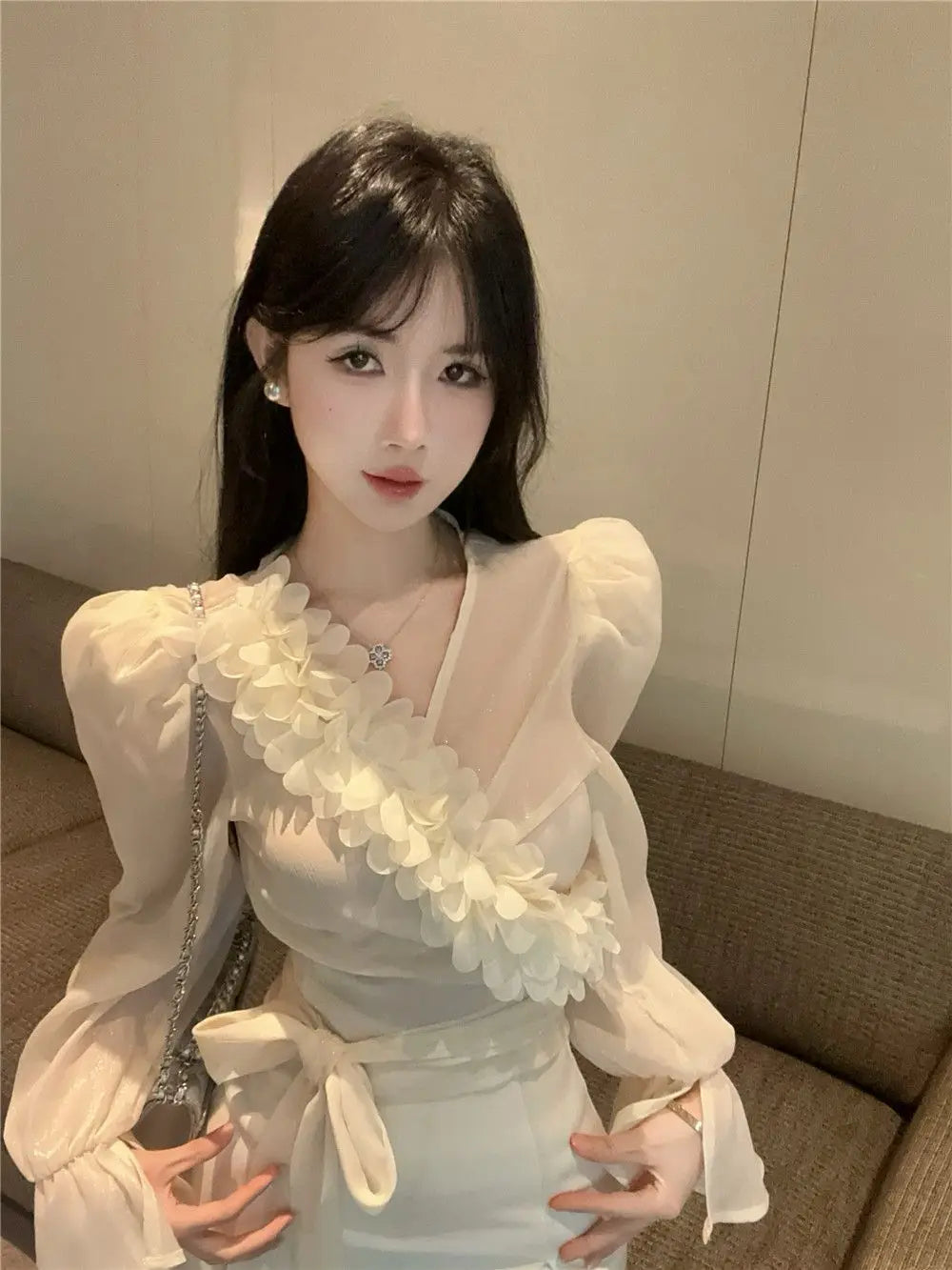 V Neck Bubble Sleeve Chiffon Blouse