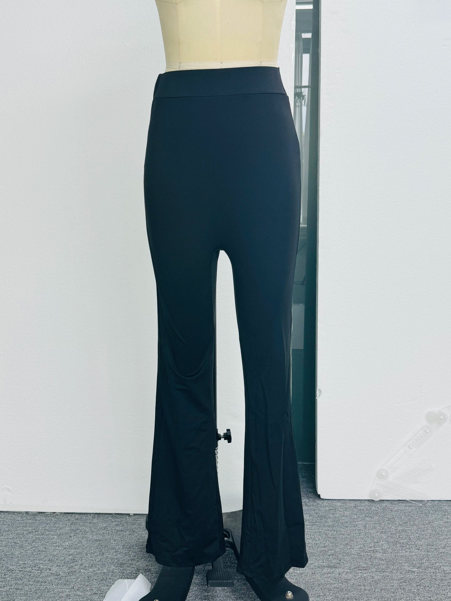 Women's Sports Yoga Pants Pleated Flared Pants  V-Back Butt-Lifting Wide Leg High Waist 31.5 Inches Fitness Sports Yoga Pants