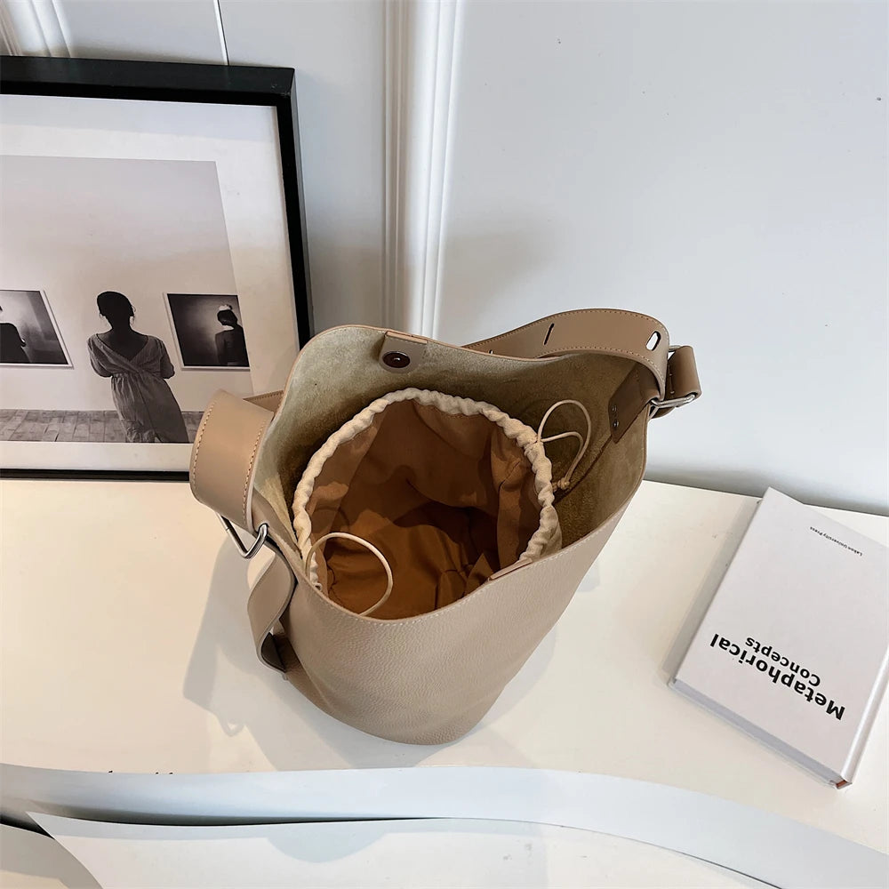 Retro Shoulder Large Capacity Bucket Bag for Women