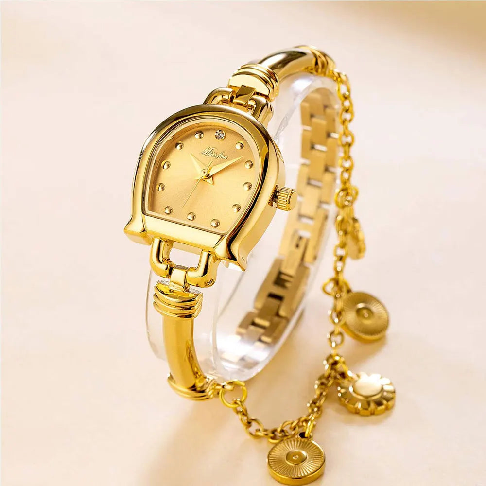 Cute Women Fashion Watches Small Dial Quartz Bracelet Wrist Watch Wholesale New Arrival With Pendant Ladies Wristwatch Hot Sale