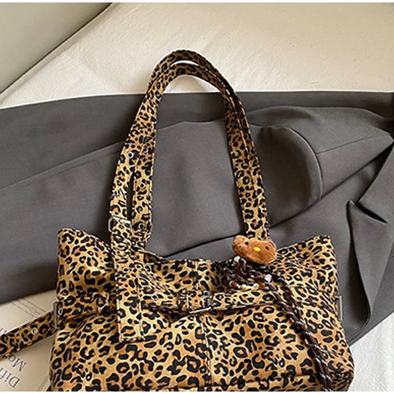 Fashion Versatile Leopard Print Tote Bag Women Large-capacity Canvas Shoulder Bag Work Commuting Relaxing Handbag With Pendant