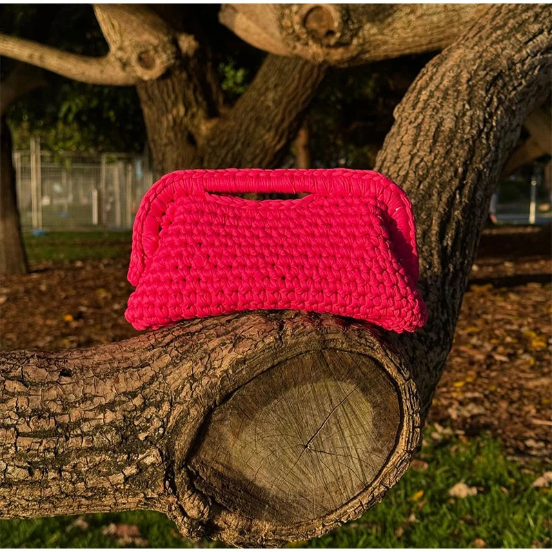 Fashion High-end Clutch Bag Hand-crocheted Clip Bag Simple Versatile Chain Cloud Bag New Leisure Travel Women's Underarm Bag