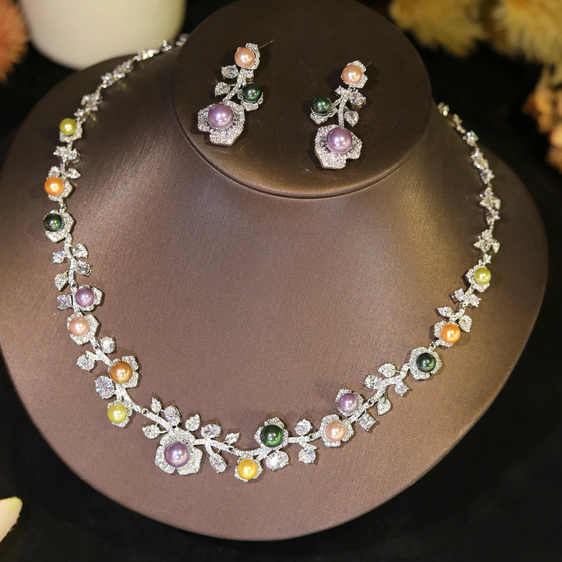Sparkling Pearl And Floral Crystal Jewelry Set for Women
