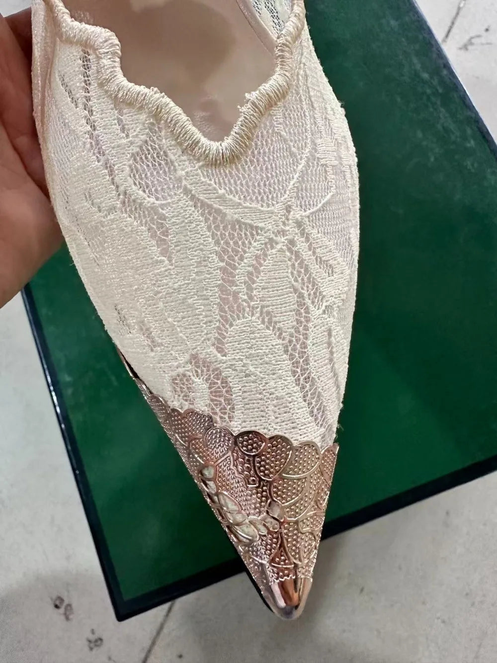 Elegant White Lace Slingback Stiletto Heels for Women