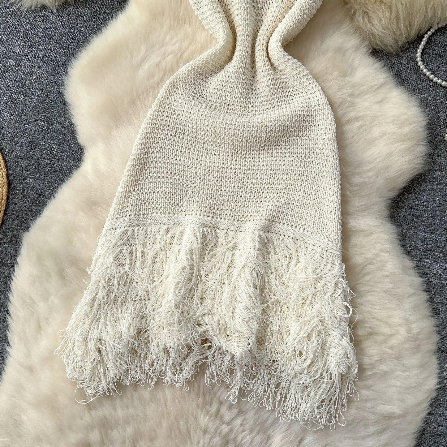 Elegant Round Neck Sleeveless Tassel Hem Bodycon Mini Knitted Dress for Women