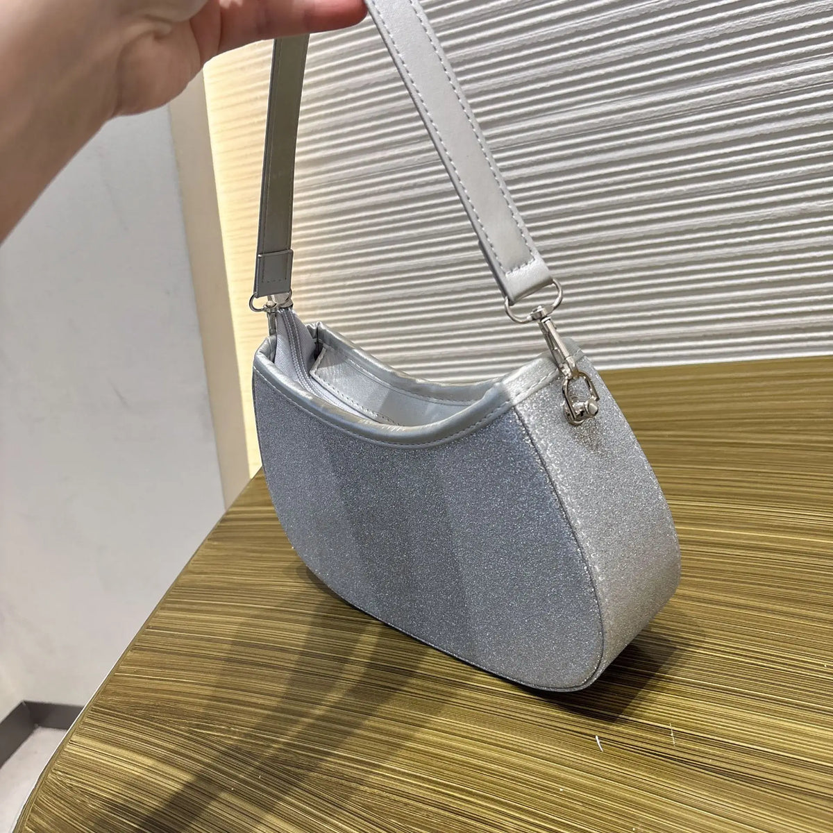 Dinner Women's Bag Luxury Brand Diamond-encrusted Glittering Dinner Party Women's Handbag Fashion Diamond-encrusted Shoulder Bag