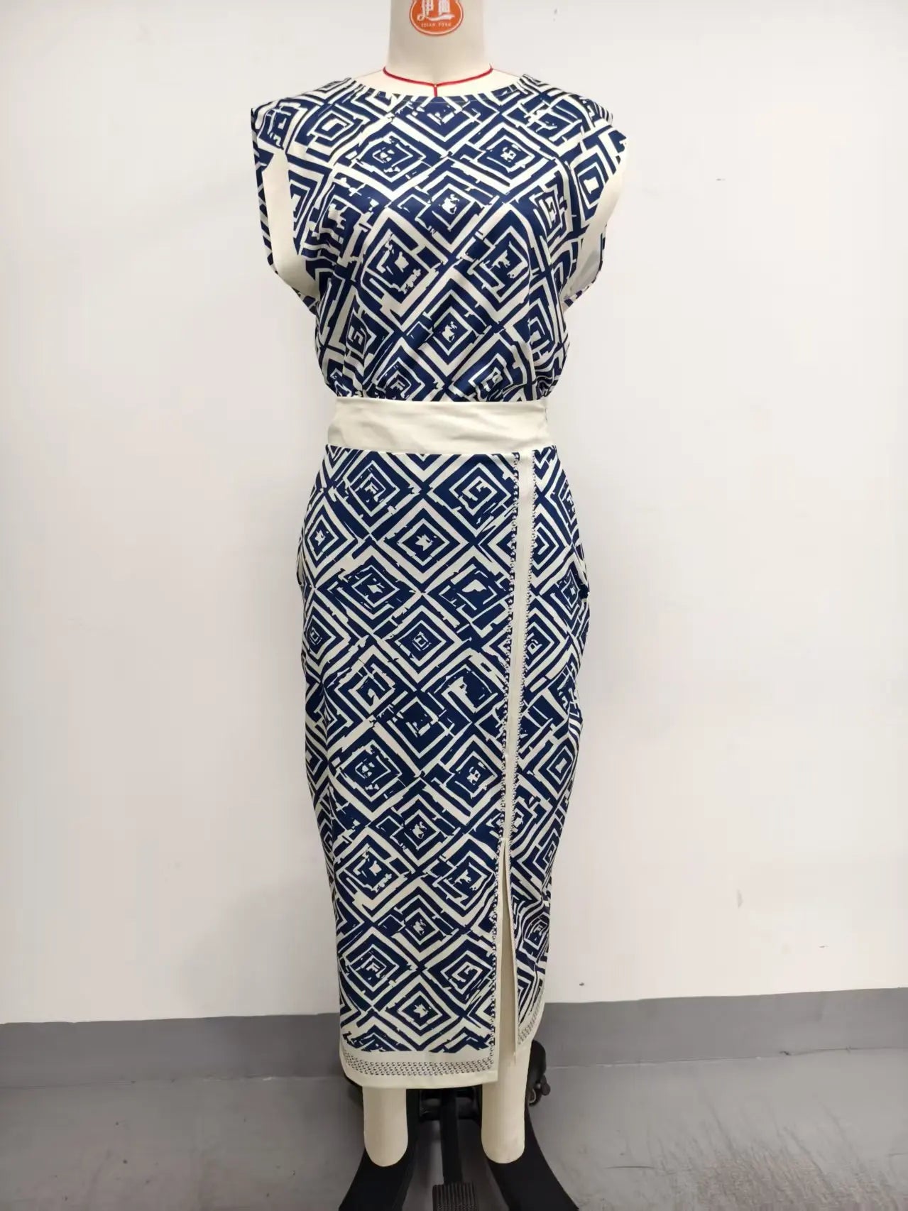 Elegant Print Sleeveless Vest Two Piece Skirt Set for Women