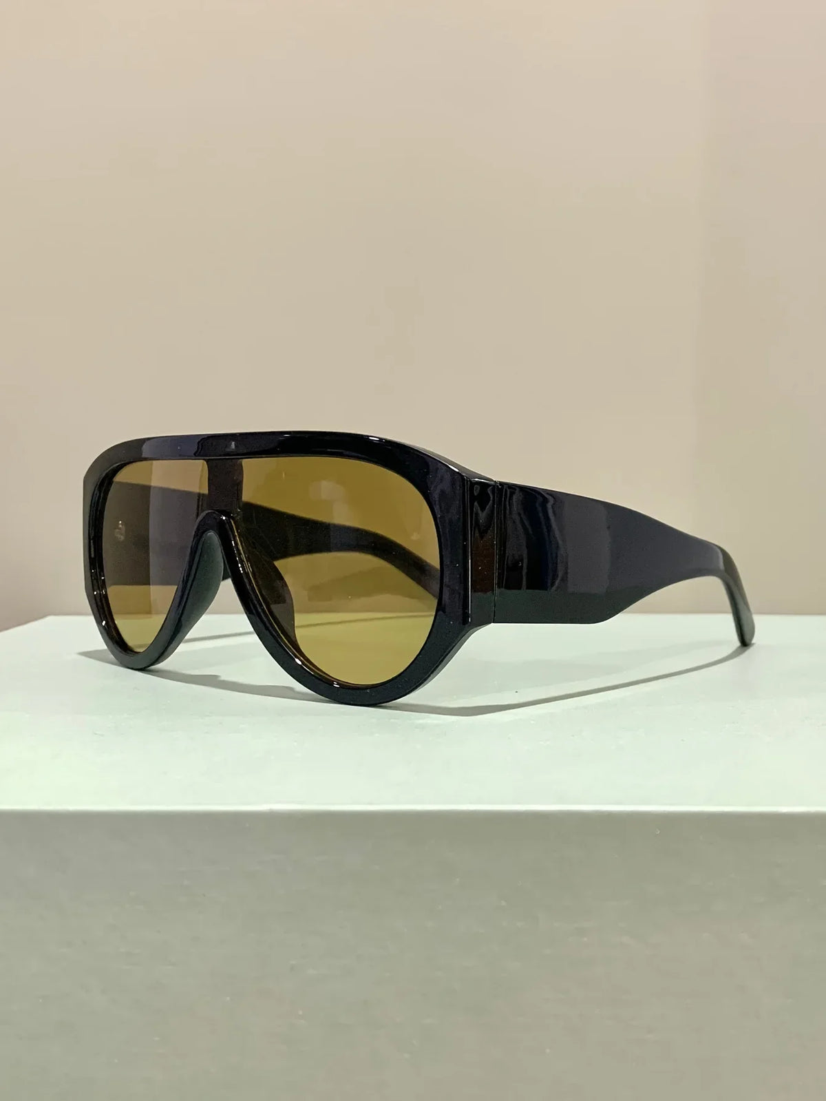 Classic Oversized Gradient Lens Pilot Sunglasses for Women