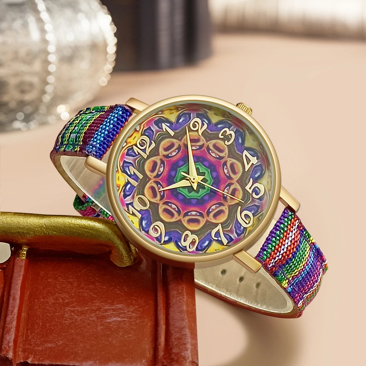 Classic Round Quartz Leather Strap Watch