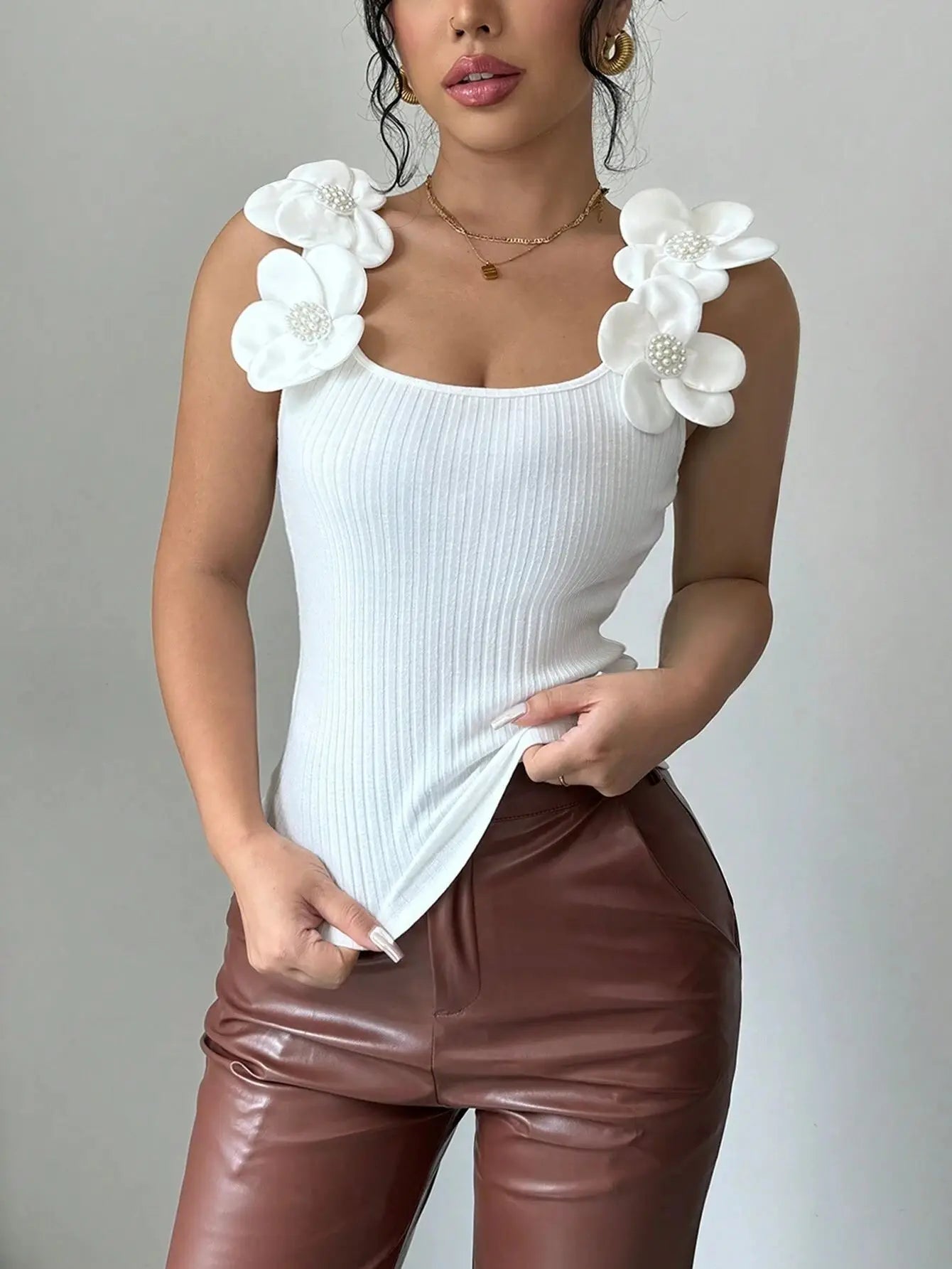 Elegant Floral Knit Sleeveless Lightweight Crop Top for Women