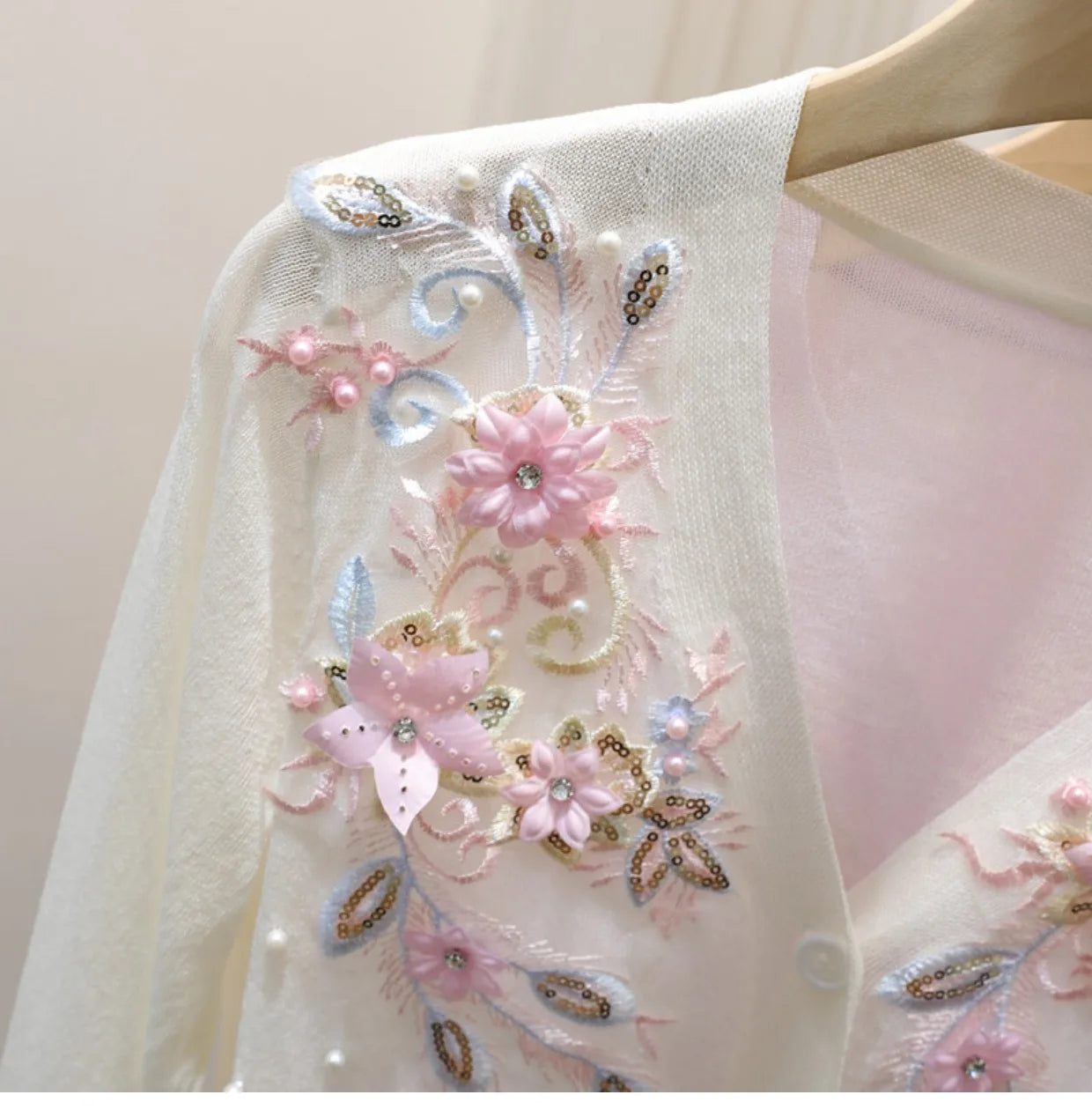 French Exquisite Embroidered Flowers V-neck Short Knitted Top Women Summer Fashion Retro Artistic Thin Sun Protection Cardigan