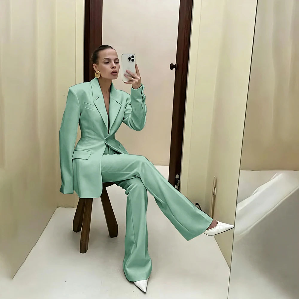 White Single Breasted Notched Collar Blazer Set For Women