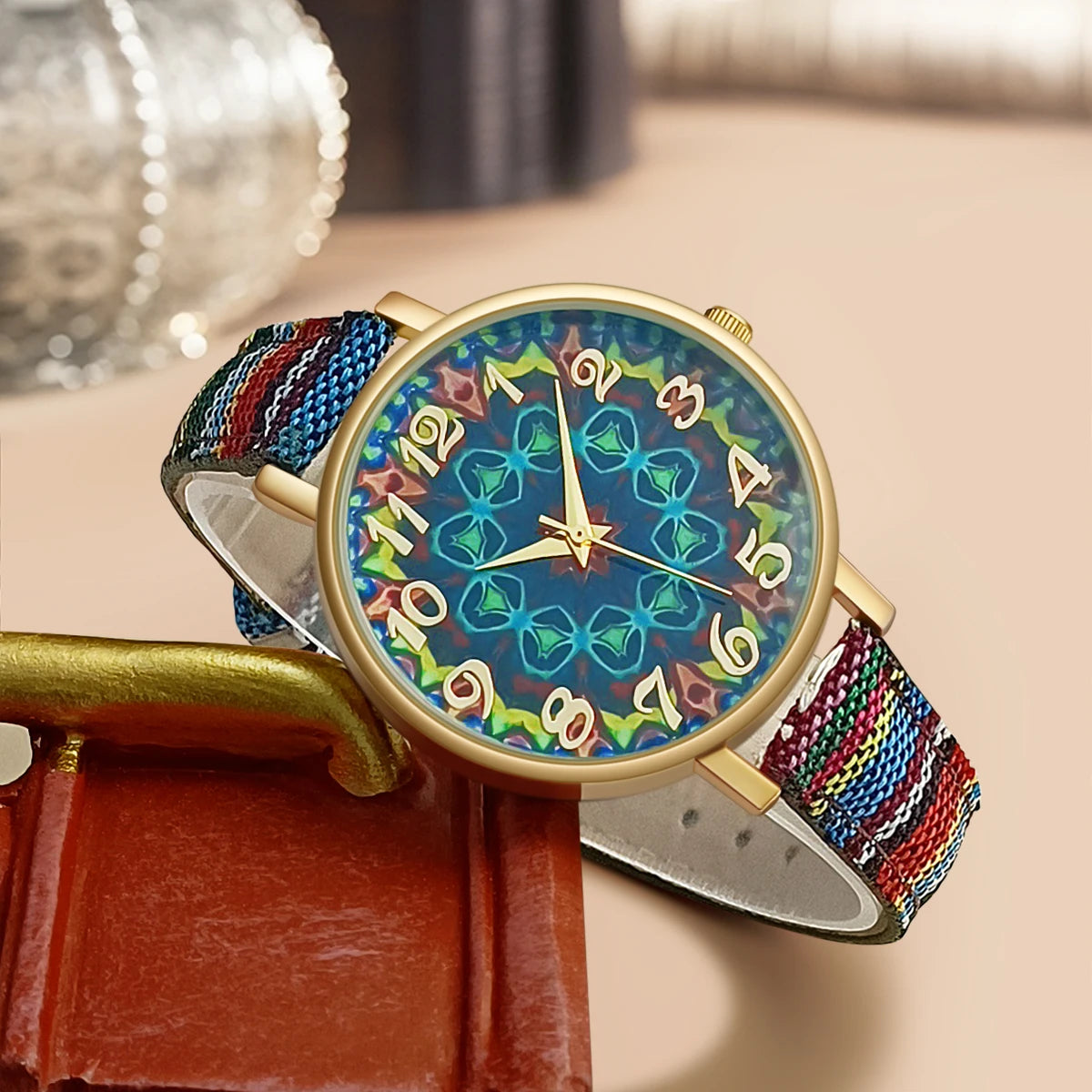 Classic Round Quartz Leather Strap Watch