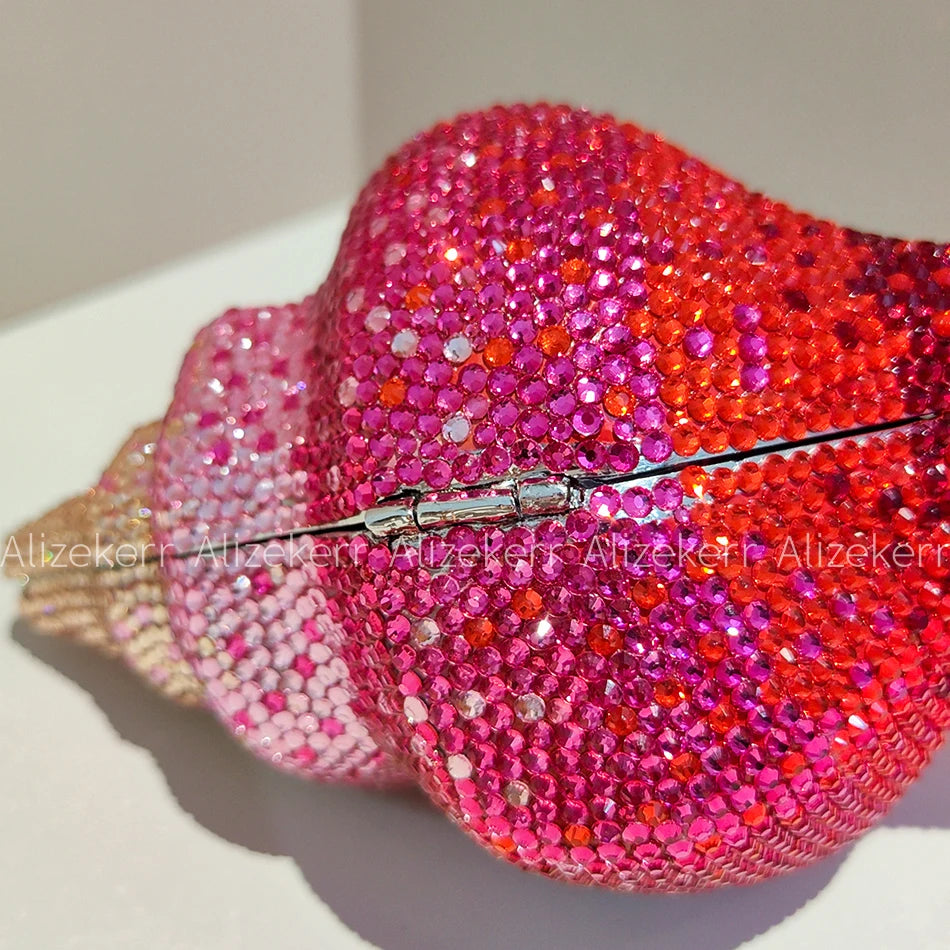 Glamorous Crystal Conch Shaped Rhinestone Evening Bag for Women