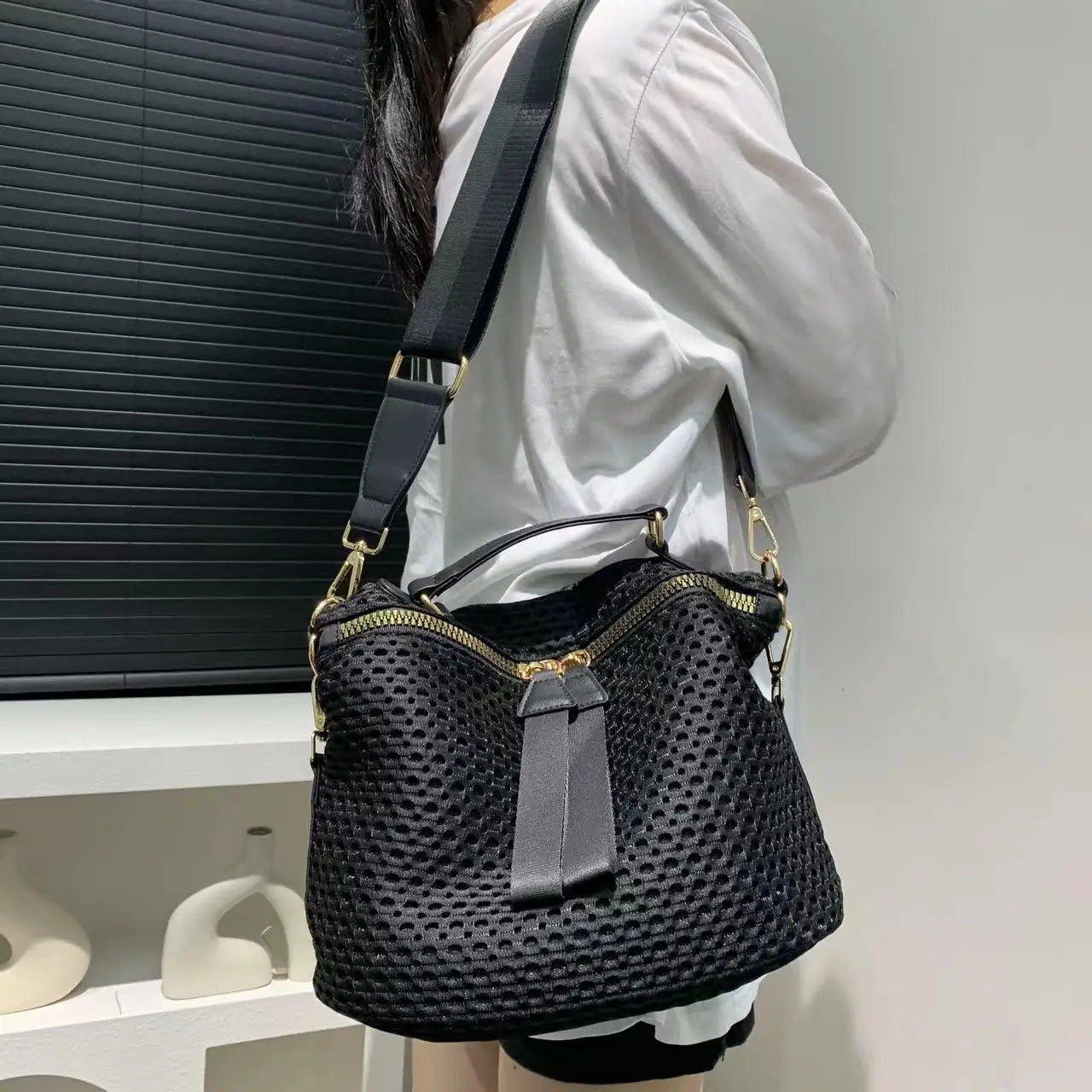 Multifunctional Mesh Lightweight Shoulder Bag for Women