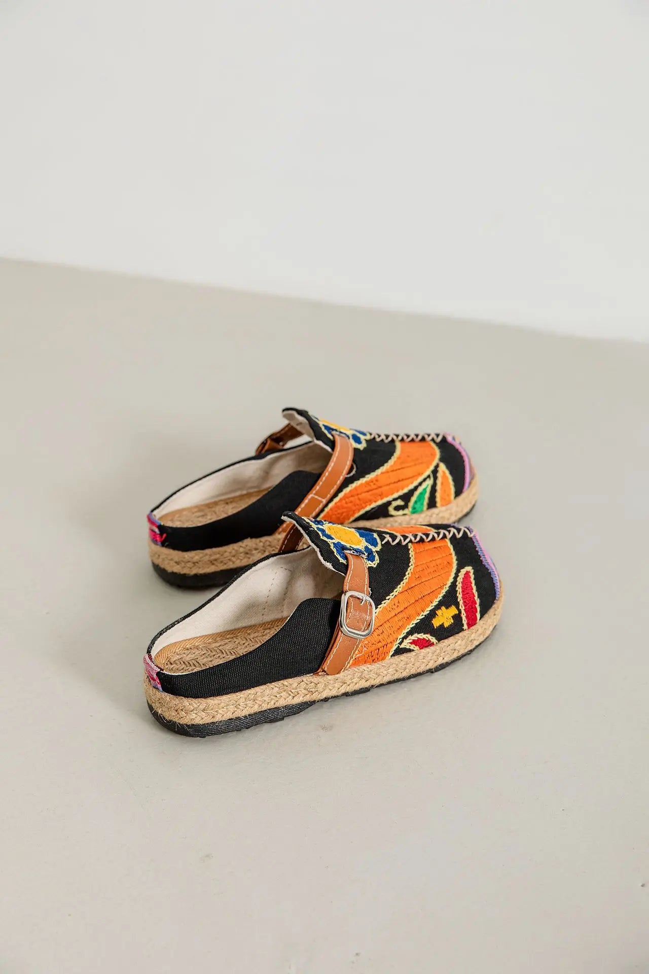 Lightweight Embroidered Cotton Linen Flat Slippers for Women