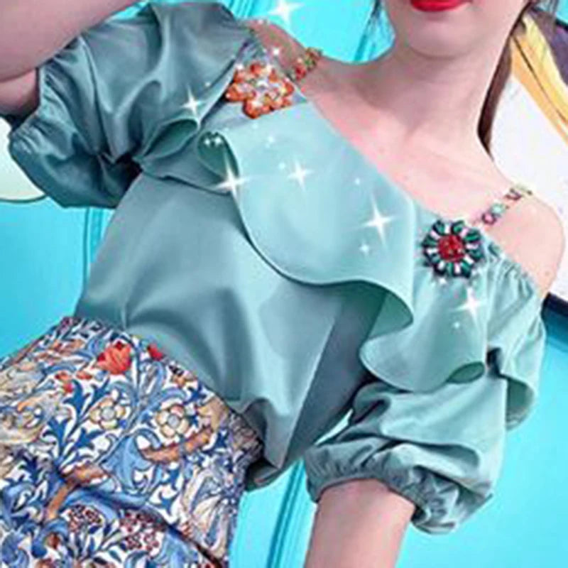 French fashion ethnic print skirt suit women's spring and summer new temperament off-the-shoulder flounce skirt two-piece suit.