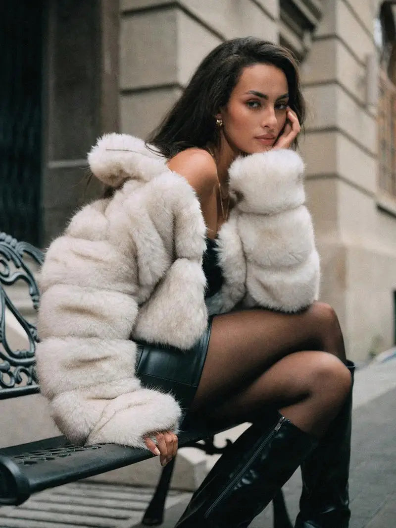 Women Faux Fox Fur Coats Short Jackets Zipper Coat Turn Down Collar Punk Loose Y2k Thick Outwear Jacket Casual 2025 Winter