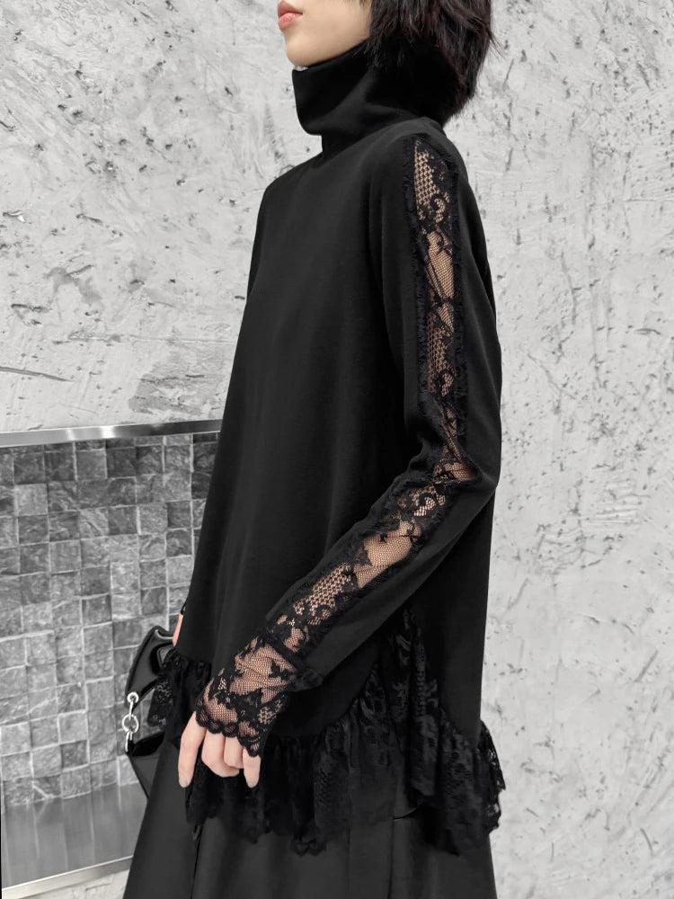[EAM] Women Black Side Lace Spliced Big Size Elegant T-shirt New Turtleneck Long Sleeve Fashion Tide Spring Autumn 2025 1DJ2588