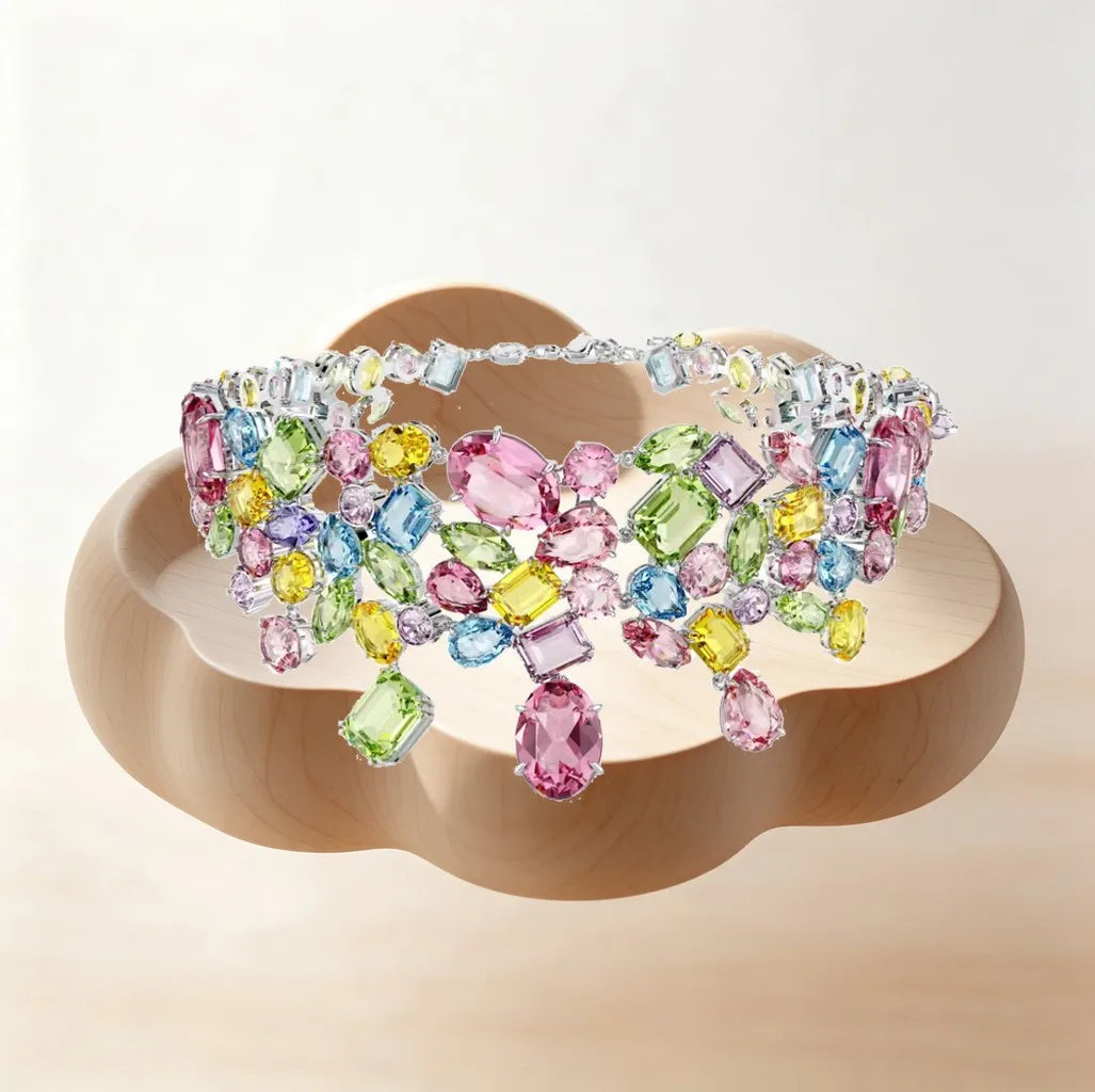 Shimmering Crystal Jewelry Set With Necklace And Earrings For Women