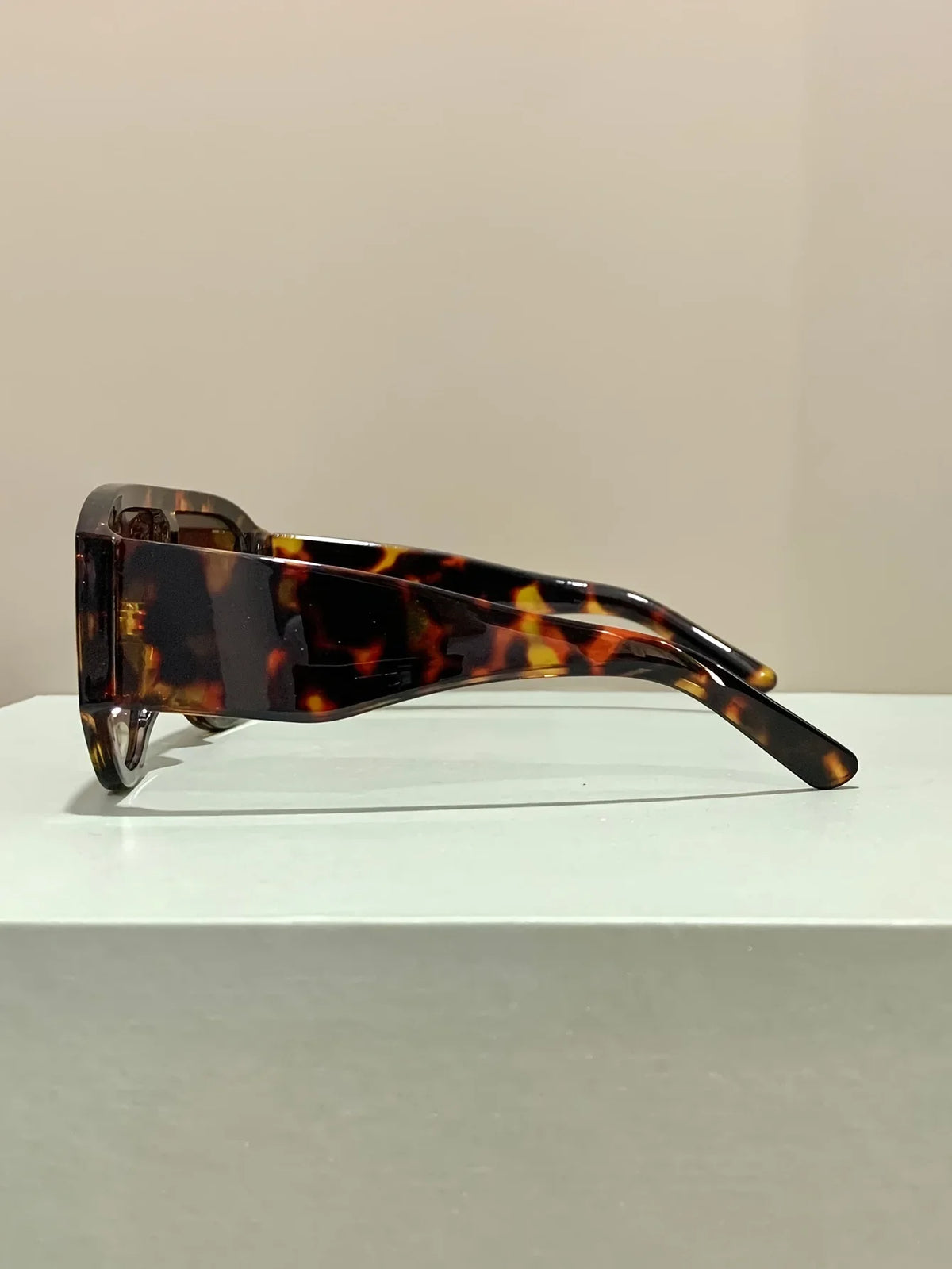 Classic Oversized Gradient Lens Pilot Sunglasses for Women