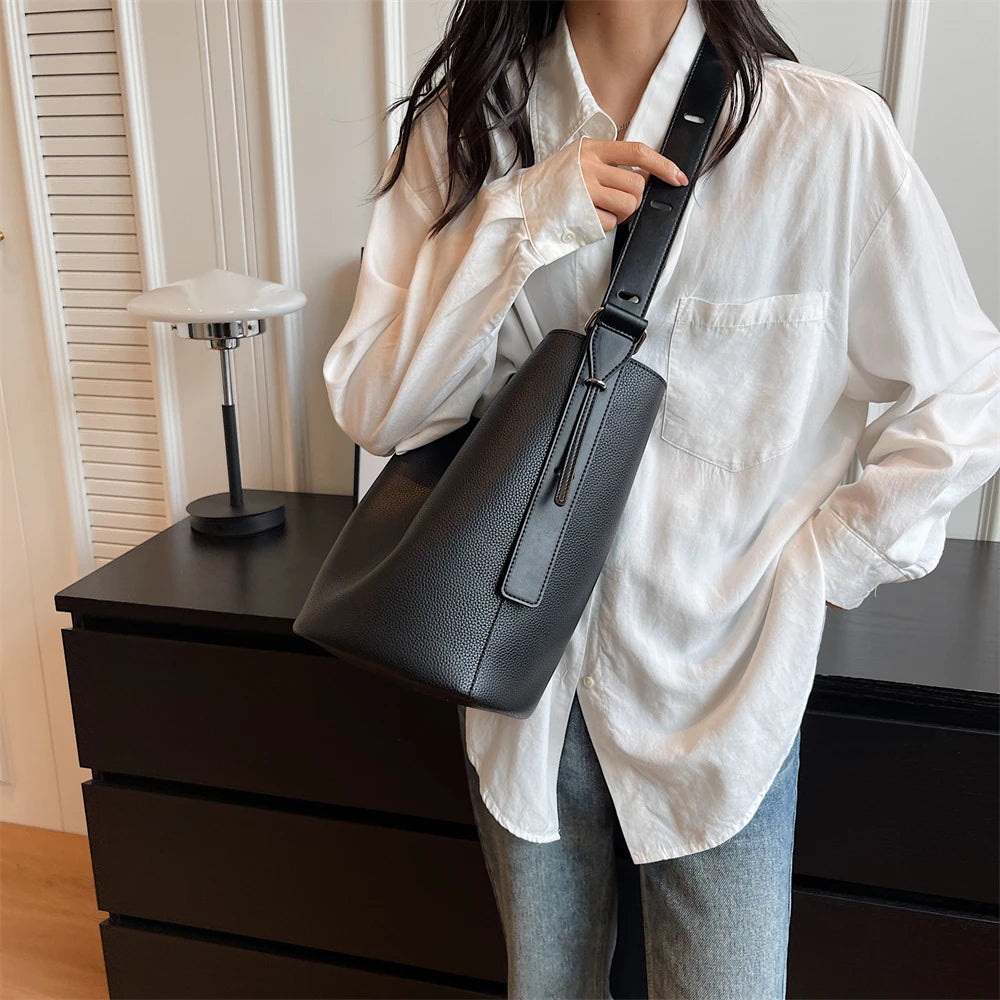Retro Shoulder Large Capacity Bucket Bag for Women