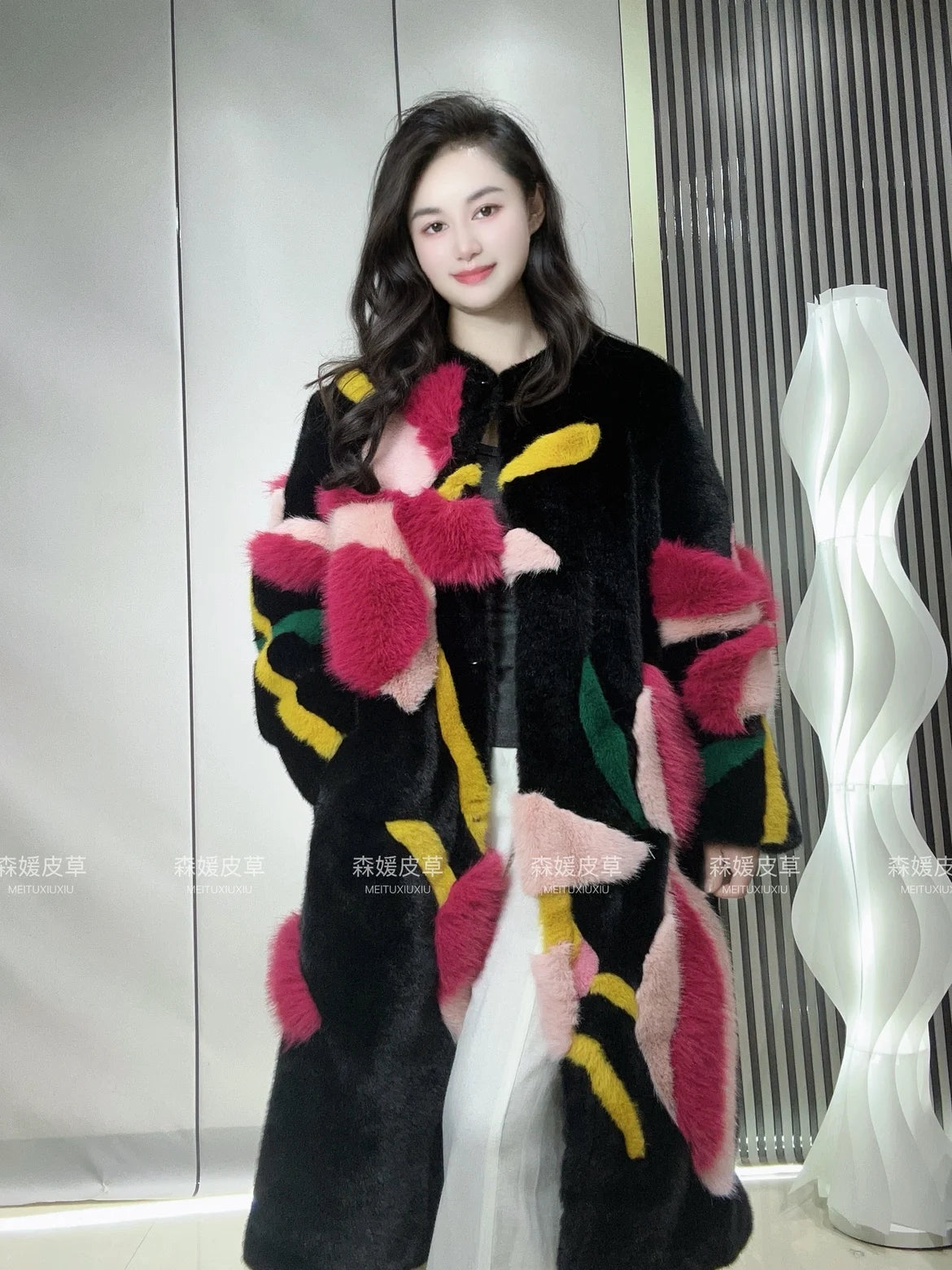 Women's Winter New Heavy Fashion Thickened Warm Light Luxury Round Neck Colorful 3D Patchwork Long Fur Elegant Women's Fur Coat