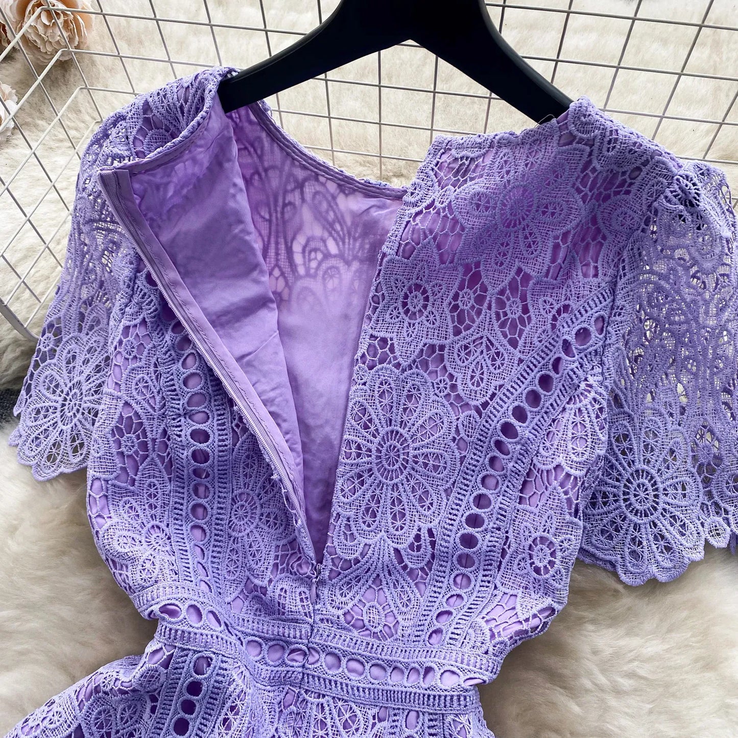 Korean Version Retro High-end Round Neck Lotus Leaf Sleeve Lace Dress for Women's 2026 Summer New Temperament Elegant Long Dress