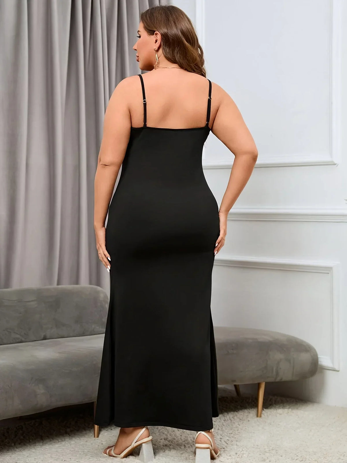 Solid Color Round Neck Knit Dress