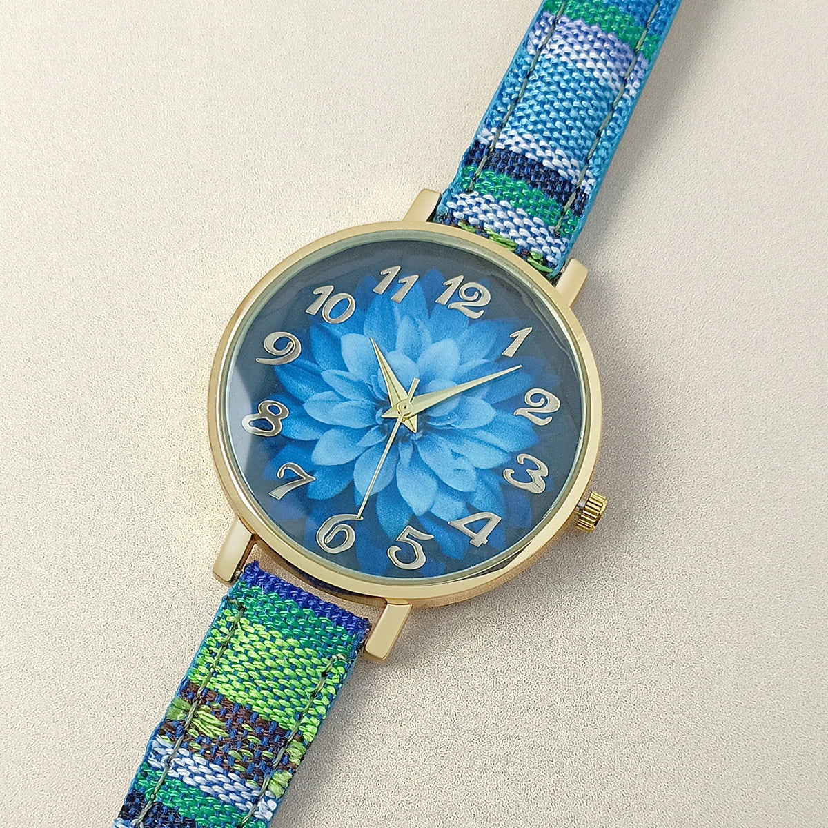Classic Round Quartz Leather Strap Watch