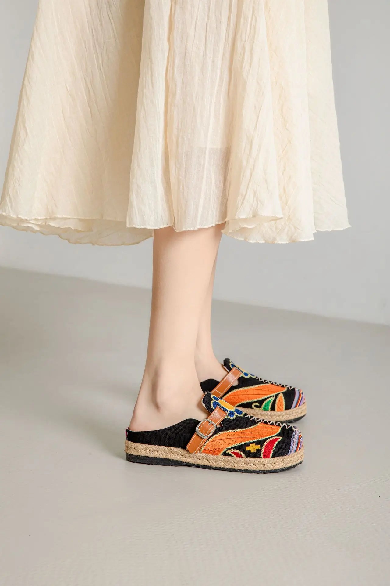 Lightweight Embroidered Cotton Linen Flat Slippers for Women