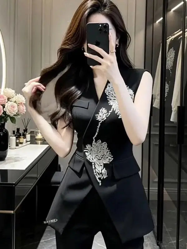 Chic Slim Diamond Detail Sleeveless Blazer for Women