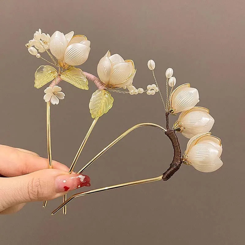 Elegant Floral Metal U-Shaped Hair Stick for Women