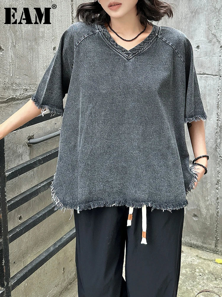 [EAM] Women Black Denim Burr Irregular Big Size Casual T-shirt New V-Neck Half Sleeve Fashion Tide Spring Summer 2025 1DJ1392
