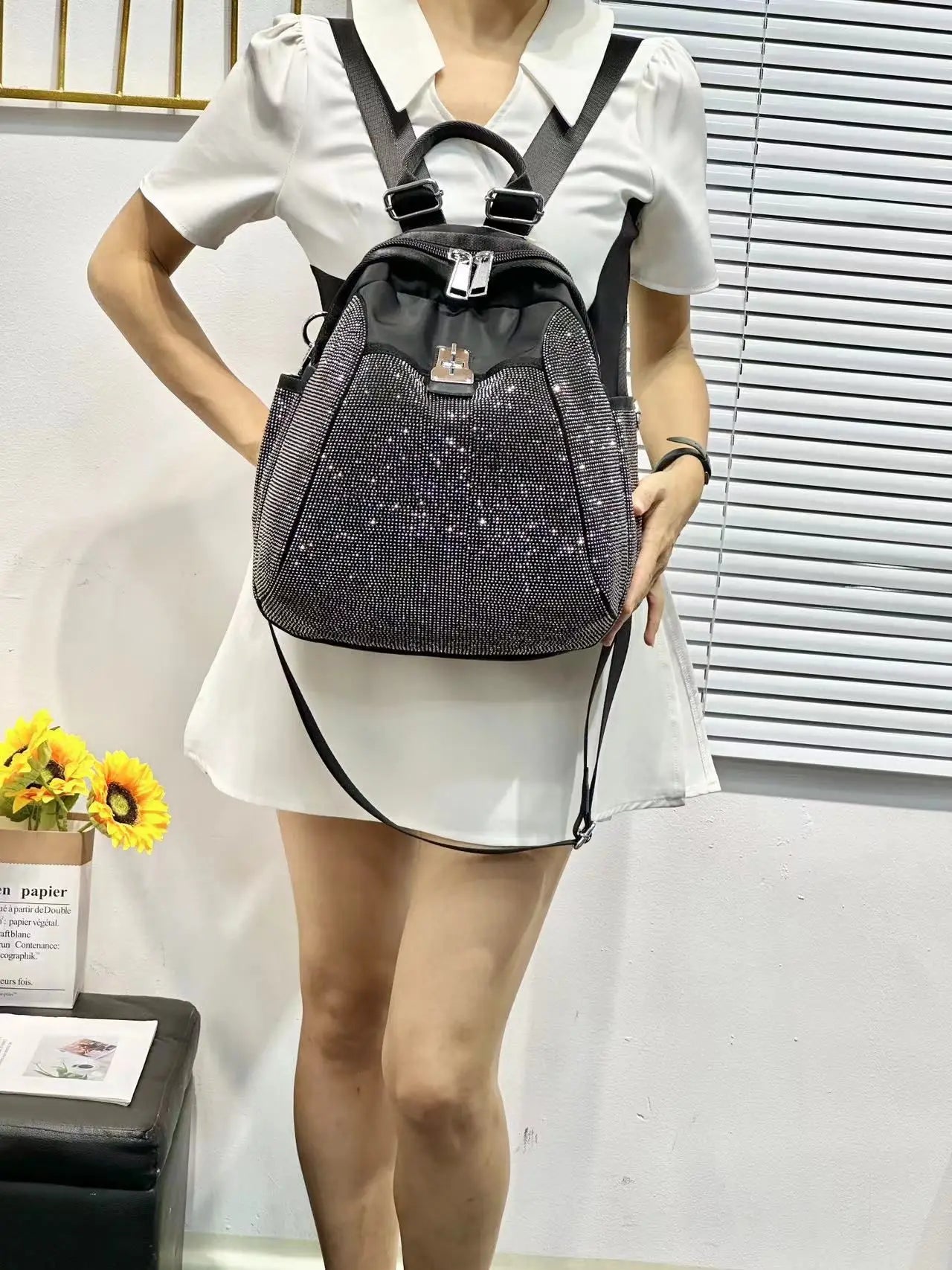 New Diamond-encrusted Backpack Fashionable Women’s Diamond-encrusted Backpack Fashionable Diamond-encrusted Shiny Backpack