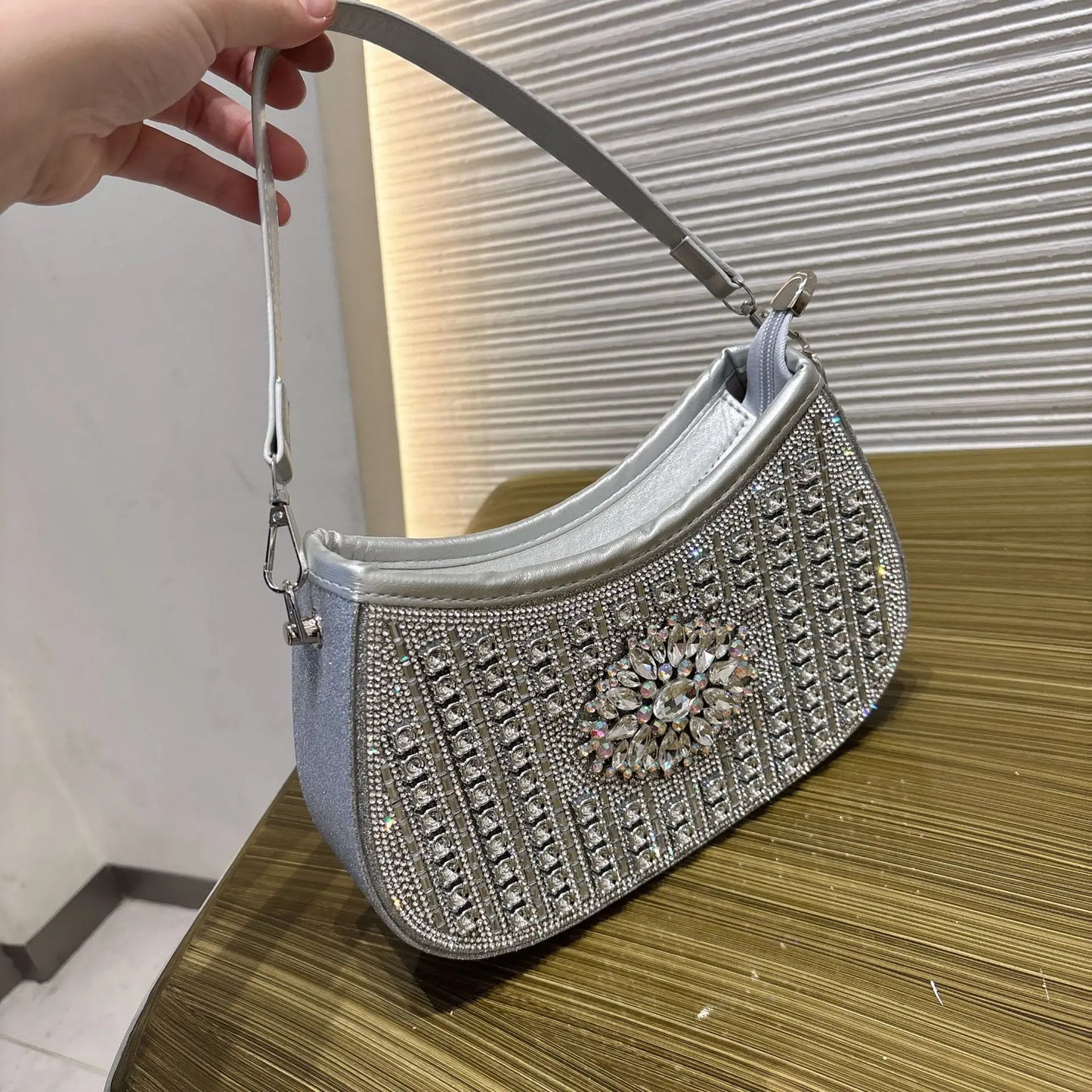 Dinner Women's Bag Luxury Brand Diamond-encrusted Glittering Dinner Party Women's Handbag Fashion Diamond-encrusted Shoulder Bag