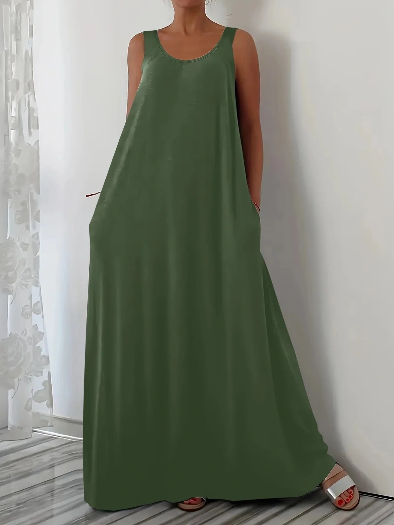 Summer 2026 Plus Size Solid Color Casual Dress with Side Pockets Sleeveless Women's Fashion Trend Outerwear