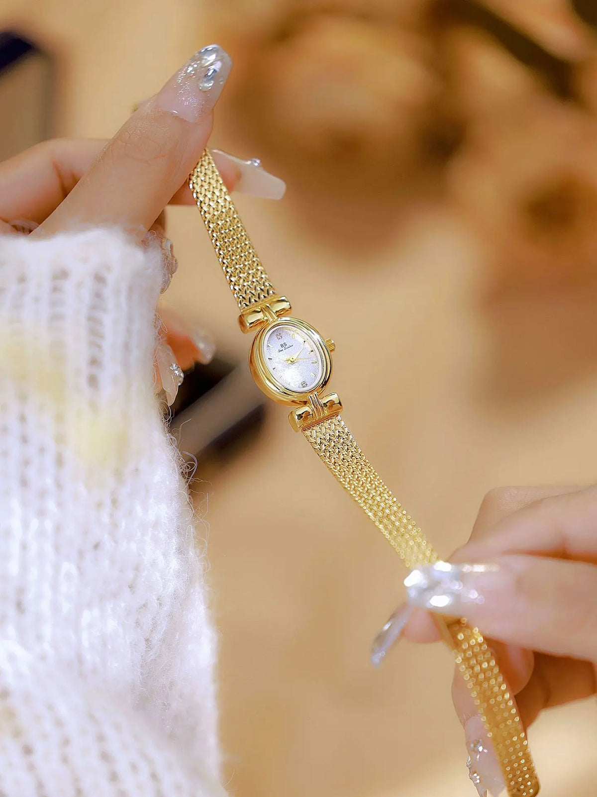 Vintage Gold Oval Quartz Wristwatch