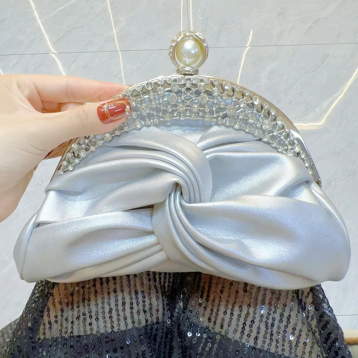 Luxury Women  Fashion Design Handbags Sparkling Banquet Clutch Bag Inlaid With Rhinestone Chain Shoulder Bag Party Dinner Bag