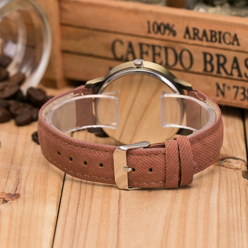 Round Dial Leather Strap Quartz Watch