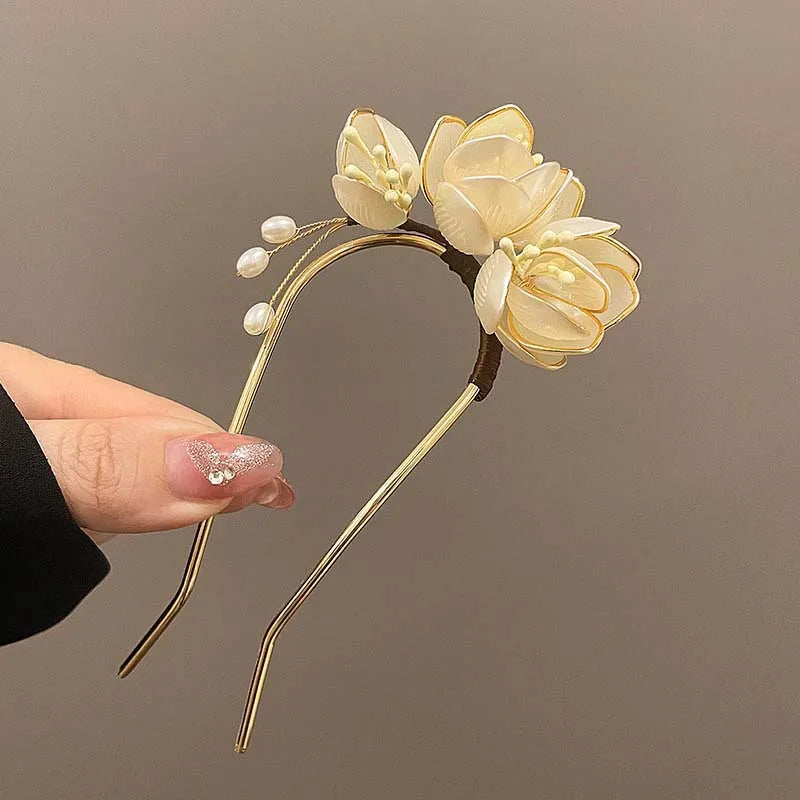 Elegant Floral Metal U-Shaped Hair Stick for Women