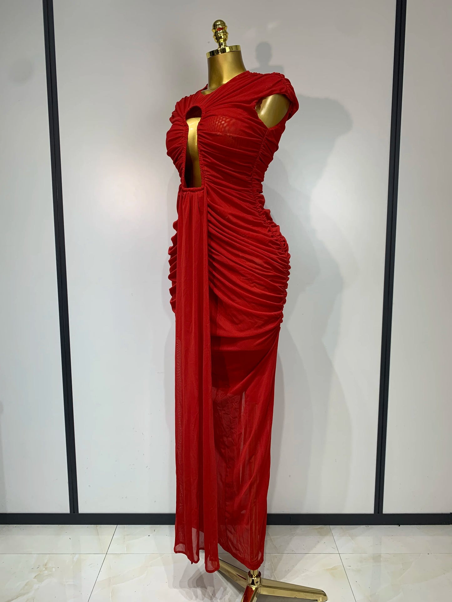 Women Sexy Sleeveless O-Neck Bodycon Mesh Long Dress Hollow Out Celebrate Fashion Show Celebrity Evening Party Club Dress
