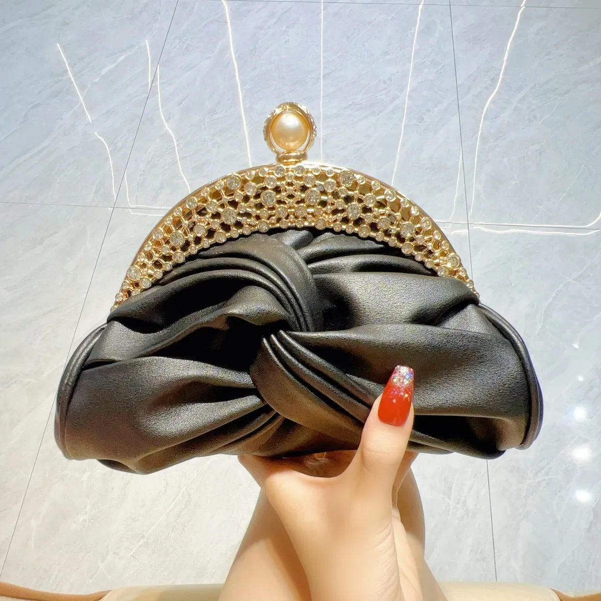 Luxury Women  Fashion Design Handbags Sparkling Banquet Clutch Bag Inlaid With Rhinestone Chain Shoulder Bag Party Dinner Bag