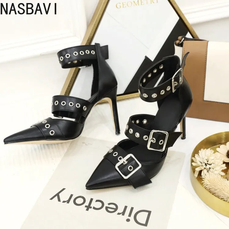 Black Pointed Toe Square Heel Pumps